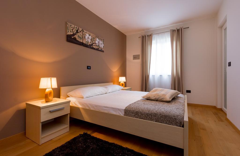 Apartments Stella Rovinjsko Selo Oda fotoğraf